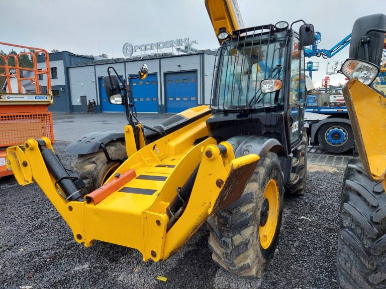 Ładowarka teleskopowa JCB 535-140 używany LS55